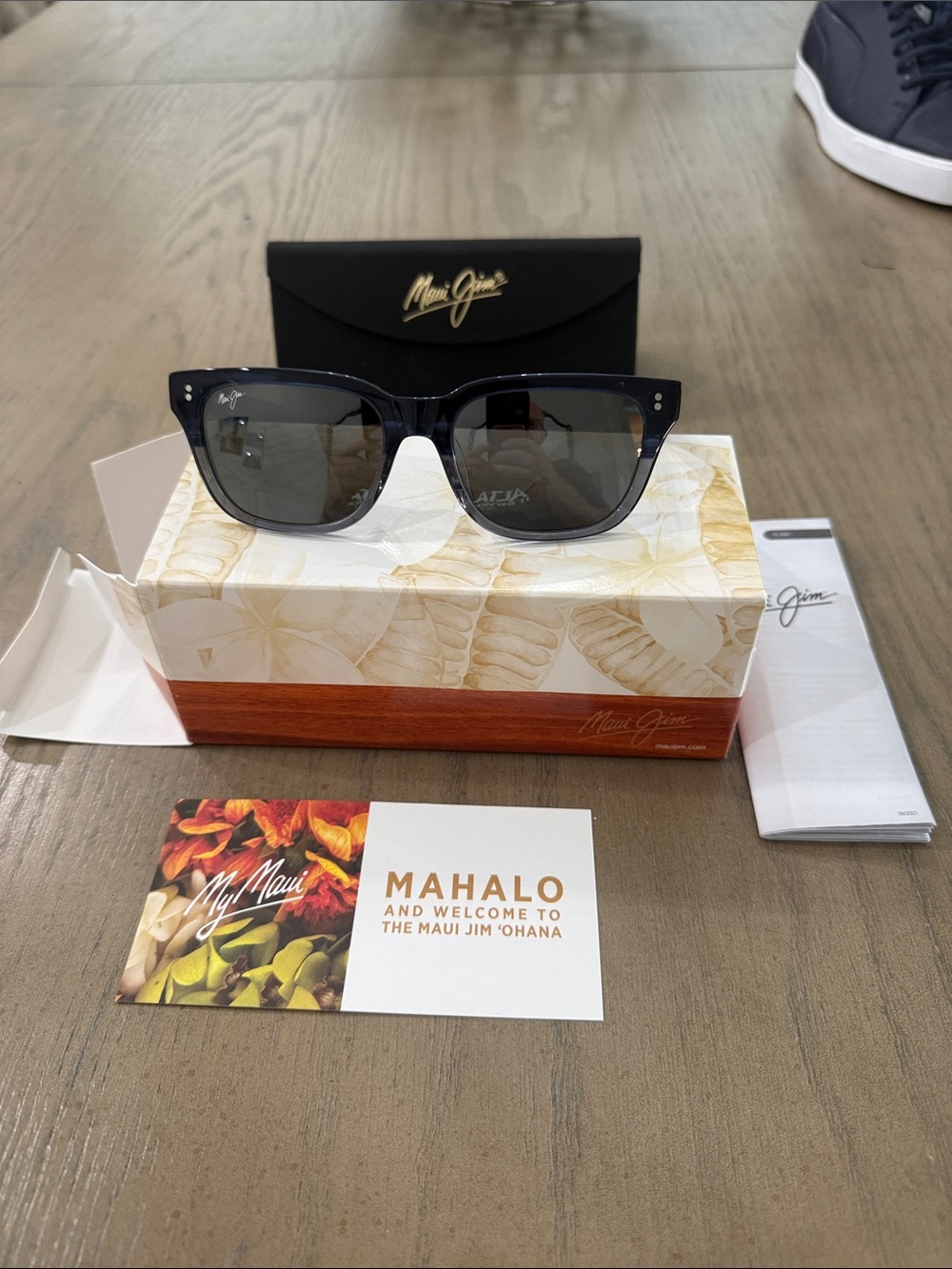 Maui Jim Black Frame Sunglasses with Dark Lenses - Picture 1 of 3